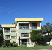 First Floor Unit with waterviews from your balcony - Mackay Tourism