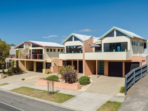 Fischer Torquay By Gold Star Stays - Mackay Tourism 0