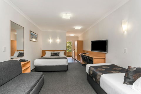 Flag Motor Lodge - Mackay Tourism 3