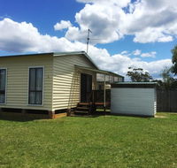 Flat 2 42 McMillan Rd - Mackay Tourism