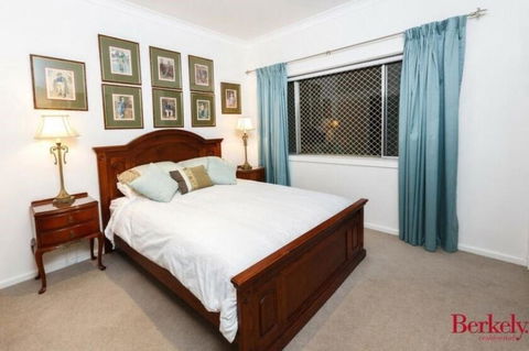 Flat In Heart Of Griffith - Mackay Tourism 3
