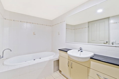 Flightdeck 301 5-7 Clarence Street - Mackay Tourism 2