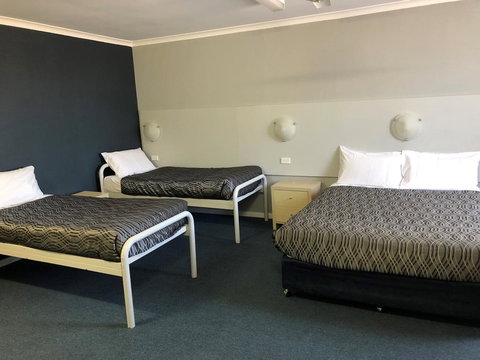 Flinders Motel - Mackay Tourism 2