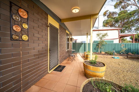 Flinders Ranges Bed And Breakfast - Mackay Tourism 2