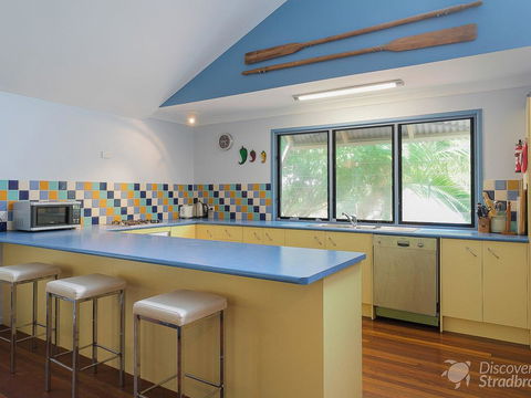 Flipper Beach House - Mackay Tourism 3