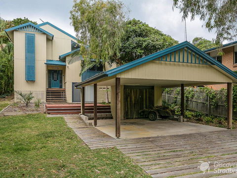 Flipper Beach House - Mackay Tourism 0