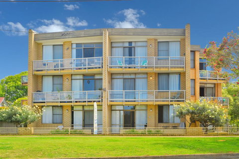 Flynns Beach Apartments 4, 41 Pacific Drive - Mackay Tourism 3