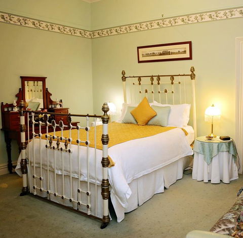 Forgandenny House B&B - Mackay Tourism 1