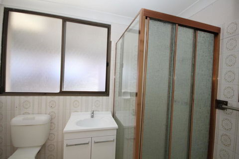 FRASERS COTTAGE- 23 Castle St Laurieton - Mackay Tourism 1