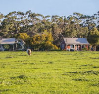 Freshwater Creek Cottages  Farm Stay - Mackay Tourism