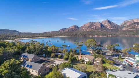 Freycinet Stone Studio 7 - Quartz - Mackay Tourism 3