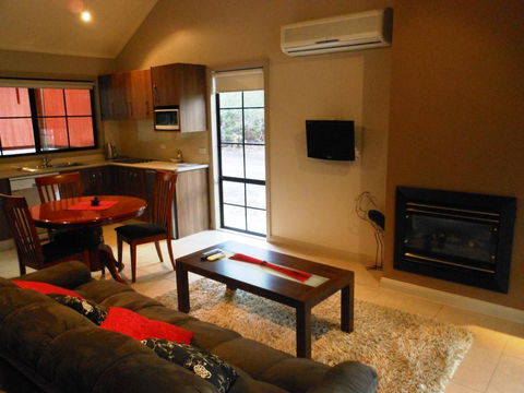 Gang Gang Villas - Mackay Tourism 3