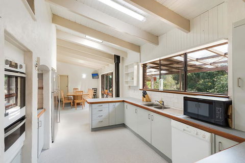 Getaway South Coast - Holiday House With Pool - Mackay Tourism 0