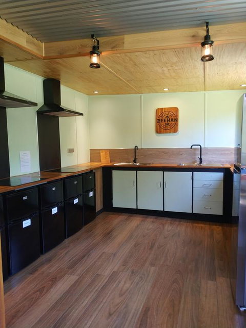 Glamping At Zeehan Bush Camp - Mackay Tourism 1