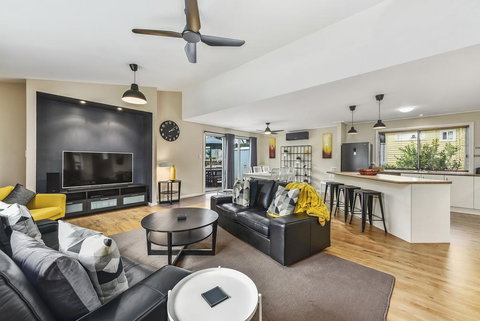 Glen River House - Mackay Tourism 2