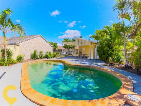 Gold Coast Family Villa - Mackay Tourism 2