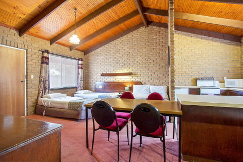 Goldfields Motel - Mackay Tourism 3
