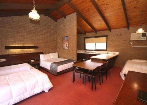 Goldfields Motel - Mackay Tourism 1