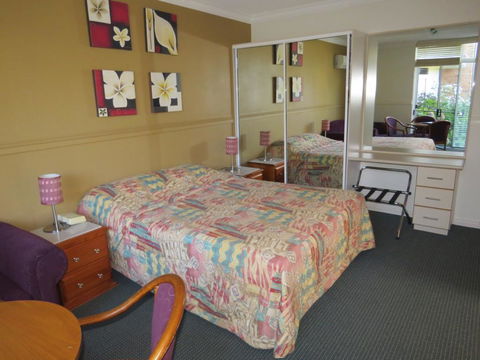 Golfview Lodge - Mackay Tourism 3