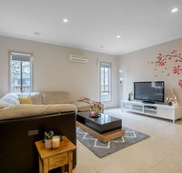 Gorgeous 4BR home in Point Cook - Mackay Tourism