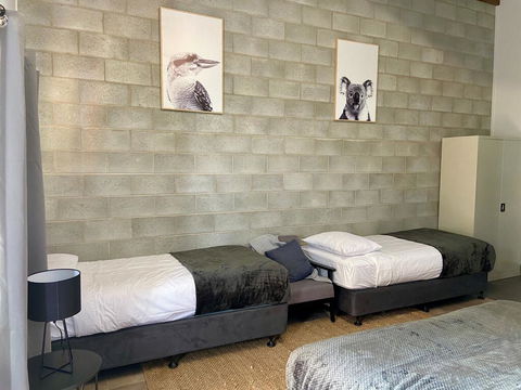 Granite Belt Cabins - Mackay Tourism 0