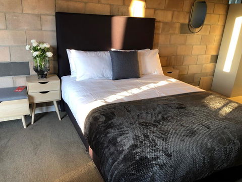 Granite Belt Cabins - Mackay Tourism 1