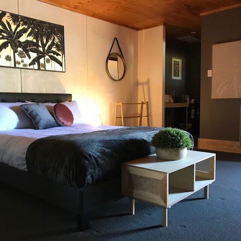 Granite Belt Cabins - Mackay Tourism 3