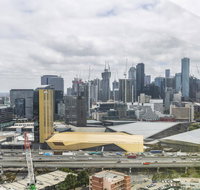 Gravity defyingLight filled apartmentBay to city viewsRooftop deckHot tubNetflix - Mackay Tourism
