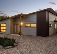 Great Ness Beachhouse - WiFi - Pet-Friendly - Mackay Tourism