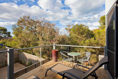 Great Ocean Retreat 5-7 - Mackay Tourism 1