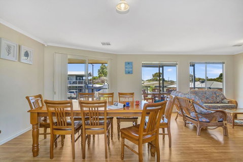 Green Reef Beach House - Mackay Tourism 3