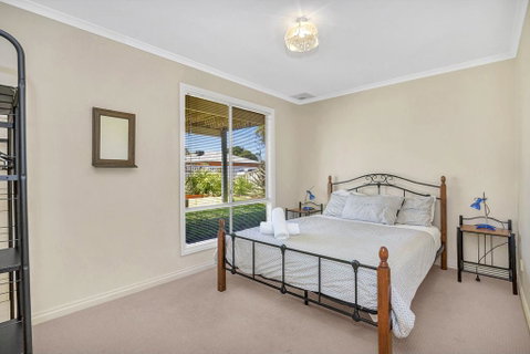 Green Reef Beach House - Mackay Tourism 1