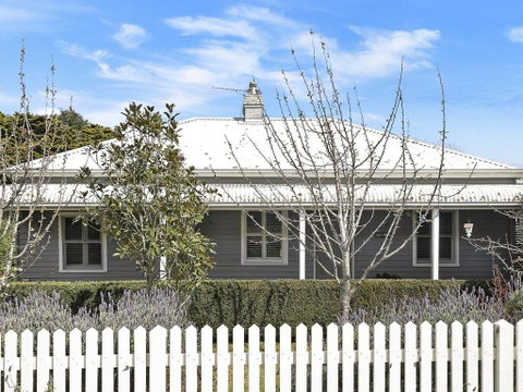 Greywood - Classic Highlands Charm & Serene Living - Mackay Tourism 0