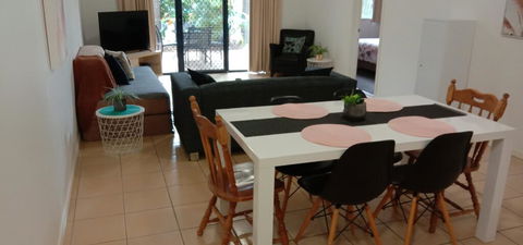 Ground Floor Family Apartment At Family Resort - Mackay Tourism 1