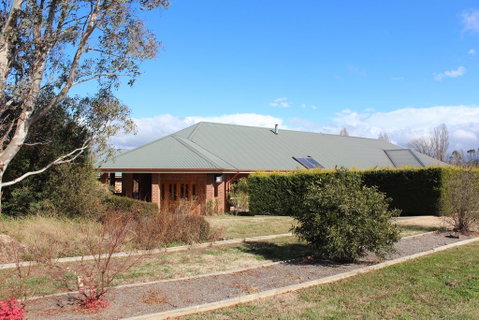 Gundaroo Manor Bed & Breakfast - Mackay Tourism 0