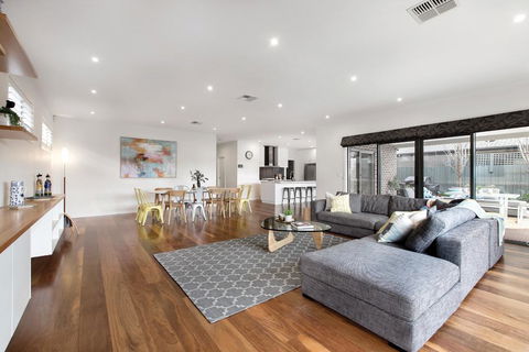 Hampton Haven With Pool For Families And A Max Of 8 Adults. - Mackay Tourism 1