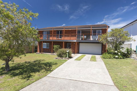 HAMPTONS - Mackay Tourism 0