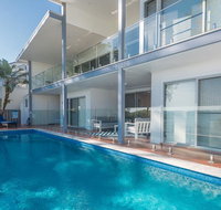 Hamptons Coastline Retreat- Waterfront with a Heated Pool - Mackay Tourism
