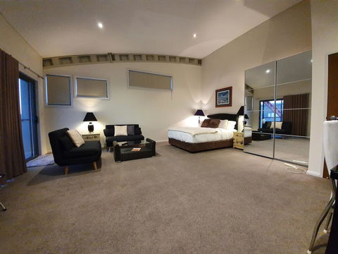 Hangar House Mudgee - Mackay Tourism 1
