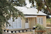 Happy cozy house for holidays Beach BBQ Pet friendly 35kms from CBD in country life style 