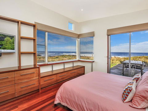 HEARN'S BEACHSIDE VILLA 9 - Mackay Tourism 3
