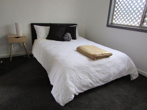 HEATHCOTE SHIRAZ COUNTRY STAYS - Mackay Tourism 3