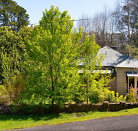 Hepburn Springs Hideaway - Mackay Tourism