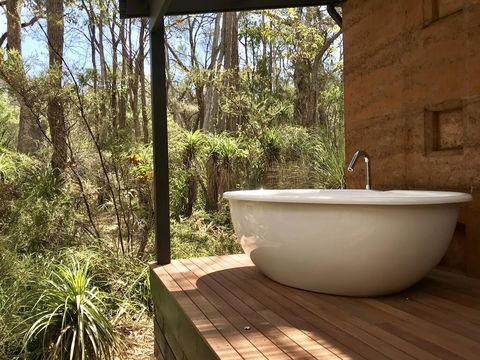 Hidden Valley Forest Retreat - Mackay Tourism 0