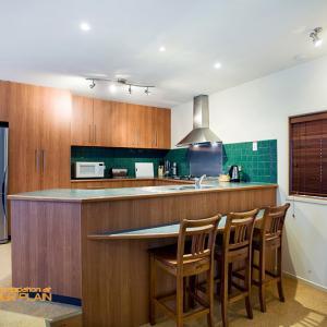 High Plains Drifter - Mackay Tourism 2