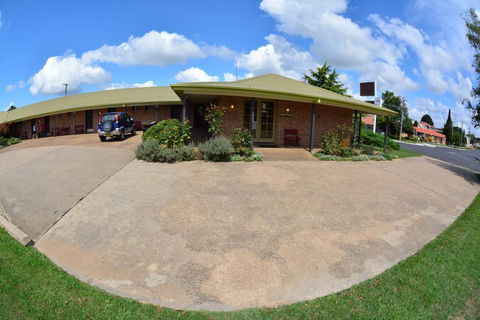 Highlands Motor Inn - Mackay Tourism 2