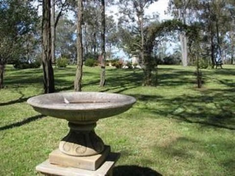 Hill Top Country Guest House - Mackay Tourism 1