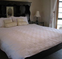 Hill Top Country Guest House - Mackay Tourism
