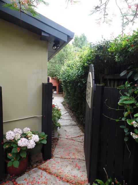 Hilltop B&B - Mackay Tourism 3