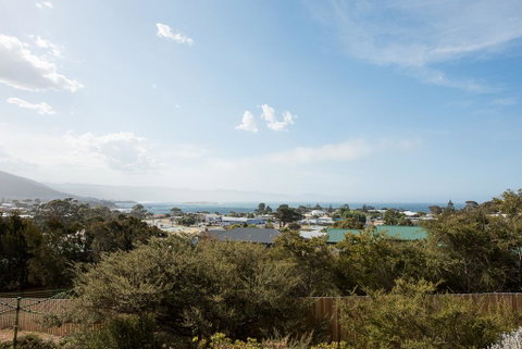 Hilltop Haven - Mackay Tourism 2